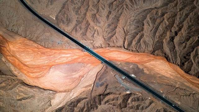 比亚迪新能源汽车：柴达木·山河中国的新能源力量