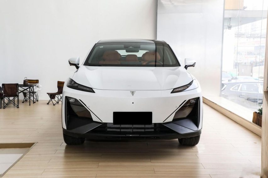长安再添“猛将”：深蓝S7确认上市，定价14.99万起太顶了
