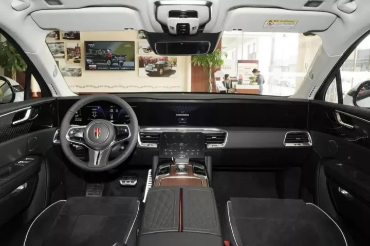 红旗纯电旗舰SUV，E-HS9首次亮相荷兰，当地起售价约61.5万人民