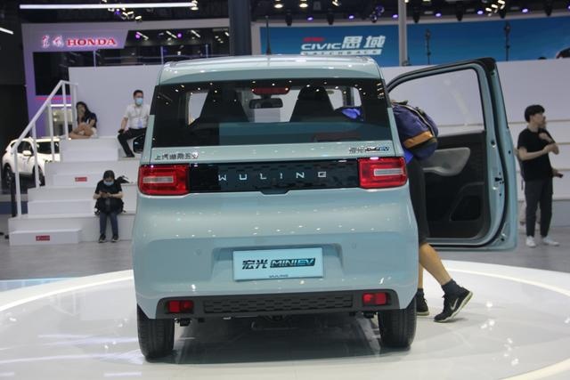 #成都车展#实拍最便宜的新车，五菱宏光MINI EV上市