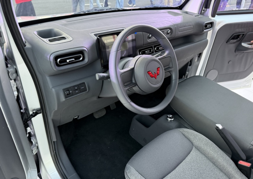 中国版“K-Car”！五菱之光EV实车现身，长超3米6+侧滑门