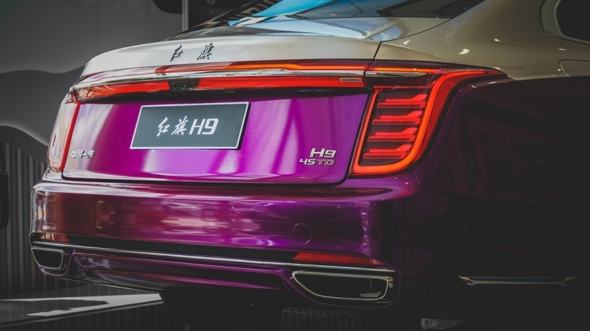 气场不输奔驰S级的国产轿车！红旗H9到店实拍详解