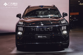 20 万级豪华天花板！昊铂 HL 黑武士版真皮 + 双腔空悬