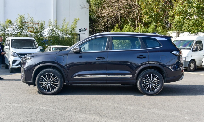 奇瑞首款插电混动SUV，15.18万起售，纯电续航100公里，配置偏低