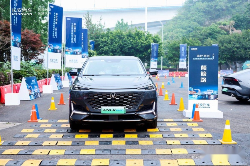 没得耍事怎么办？到这里来体验长安汽车新能源高能动力