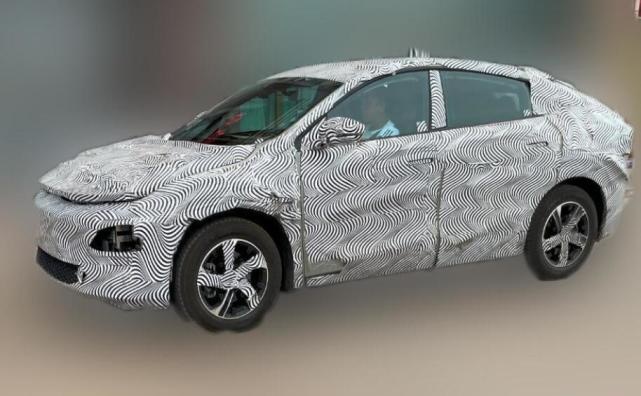 酷似Model Y！2023年亮相，小鹏全新轿跑SUV路试谍照曝光