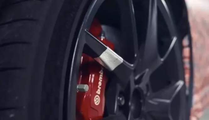 2.0T+6MT 原厂大尾翼+三出排气 平民性能钢炮本田思域TYPE R 20日首发