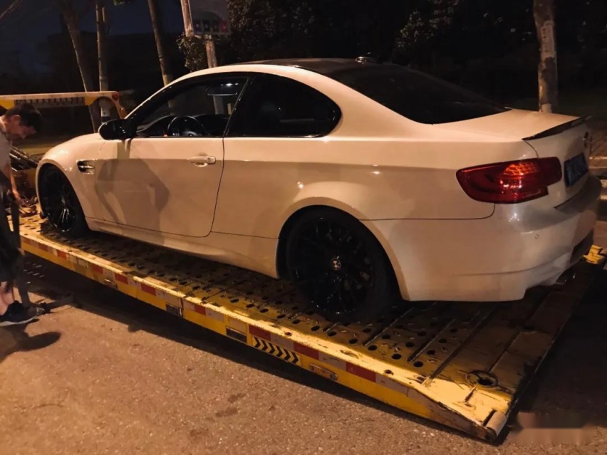 战斗格宝马M3 E92上路，感受下4.0升V8大排自吸的魅力