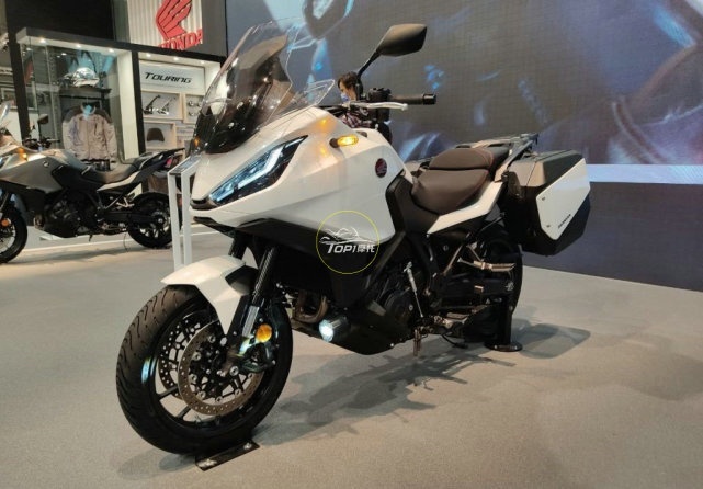本田NT1100实车亮相米兰车展，你能分得清吗它和X-ADV吗？