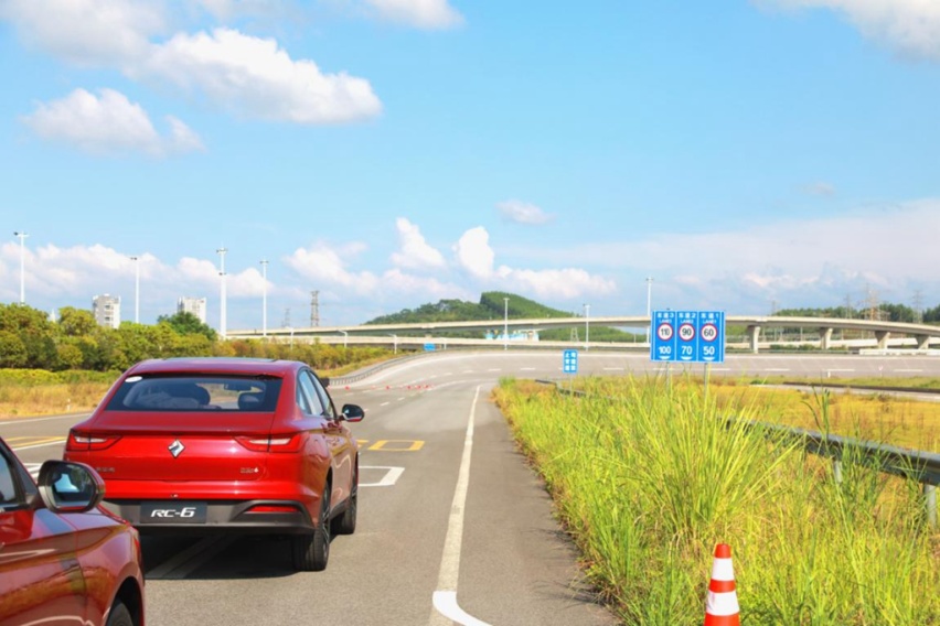 科技赋予驾驶的惬意感 亲民型科技良驹新宝骏RC-6、RM-5