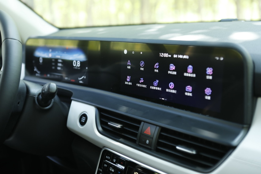10万元起，年轻人的第一辆家用SUV？驾驶起亚2023款赛图斯1.4T