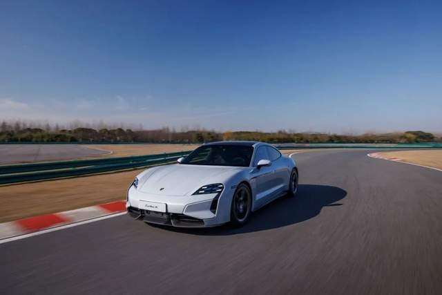 保时捷发布新款Taycan，新增Turbo GT，预计北京车展亮相