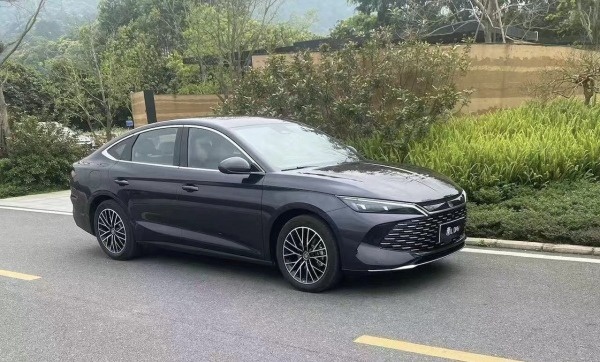 又一个销量霸主？比亚迪秦L实车曝光，DM-i混动车型预测11万起步