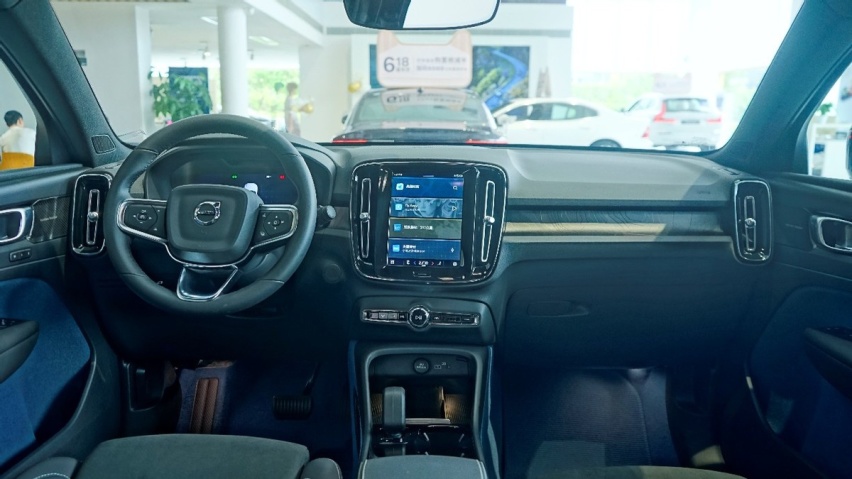 实拍4.7秒破百豪华品牌SUV，预售价仅26.7万起？