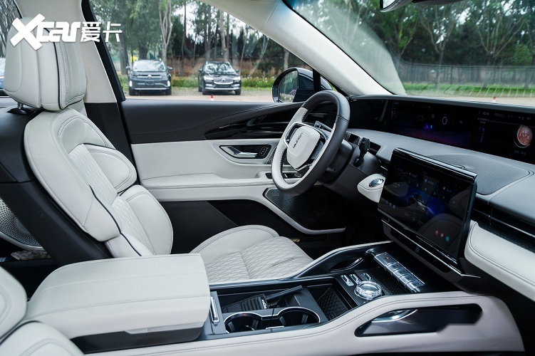 测试座椅舒适，林肯坐着也太得劲了！