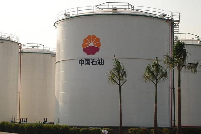 每升便宜1块多，私营油站的“廉价油”都是怎么来的？