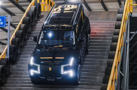 倒着爬“天门山”！仰望U8的硬核技术再升级