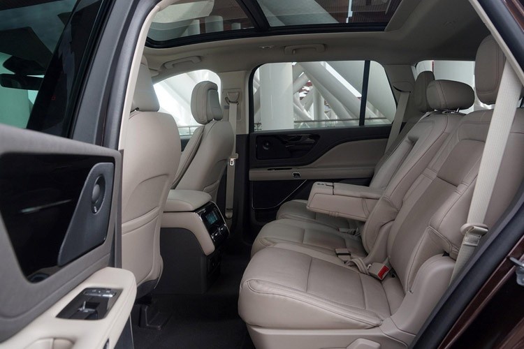 起步3.0T/二排独立座椅，年内上市的它将直接竞争X5/Q7