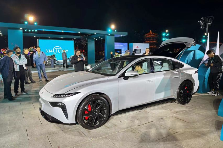 让小米汽车无路可走？东风eπ007起售仅15.96万，还有3万限时优惠