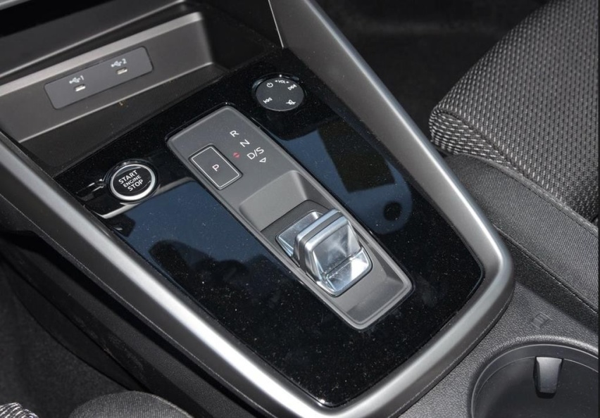 2022款奥迪A3进取运动型35 TFSI，与朗逸差6万，1.4T变速箱相同？