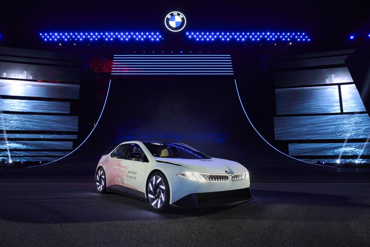 18000ţ׵ČRж𺳣BMW{Ȥ܇