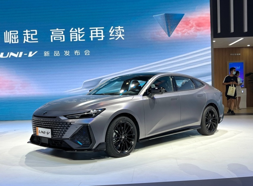 12.99万-13.99万 长安UNI-V 2.0T车型正式上市