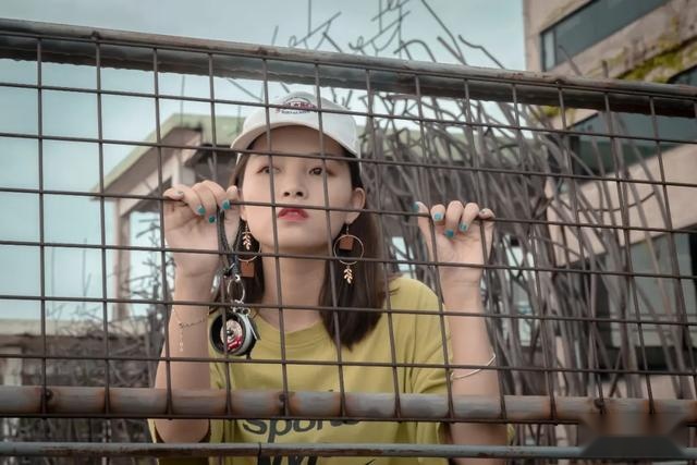 轻改之后像Type-R的两厢思域，连小姐姐都抵挡不住它的魅力