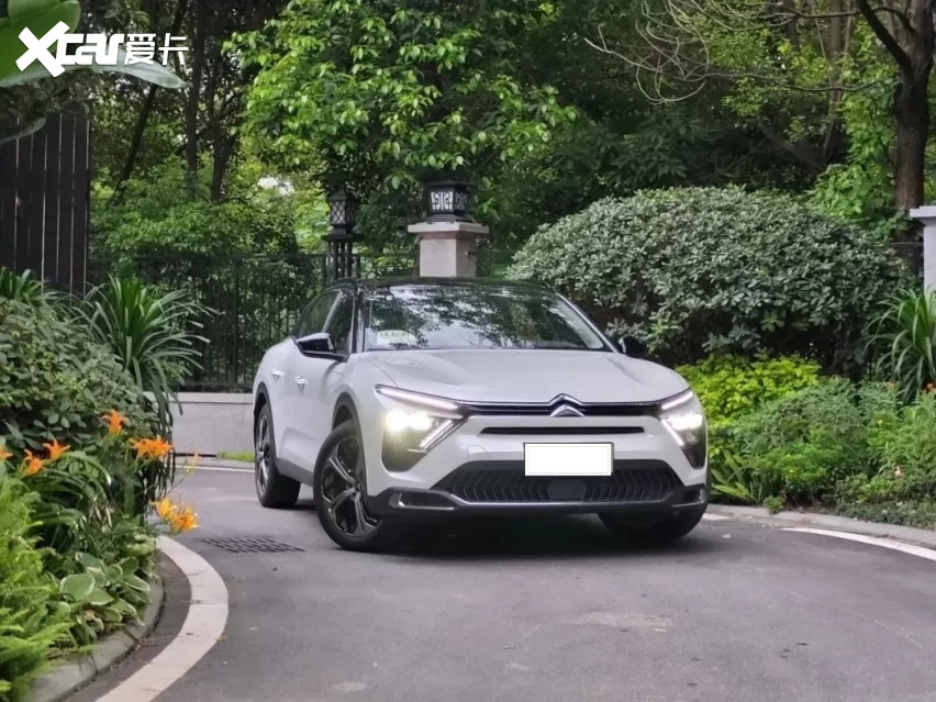 开惯爱丽舍，再开凡尔赛C5 X，感受到了轿车与旅行车的差距