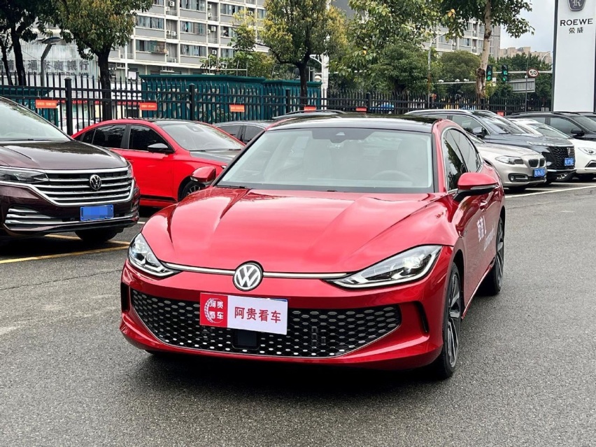 实拍全新一代凌渡L，无框车门、掀背设计，光外观就够吸引人了！