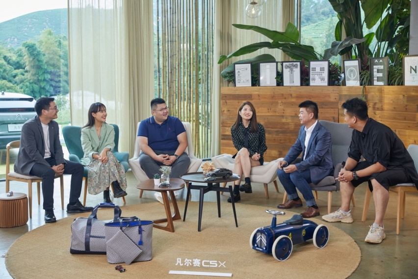 东风雪铁龙凡尔赛C5 X正式上市，售价14.37万元起