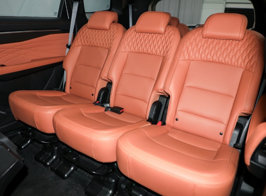 不足15万能买的中型SUV，大厂出品，造型大气，还搭载2.0T加92油