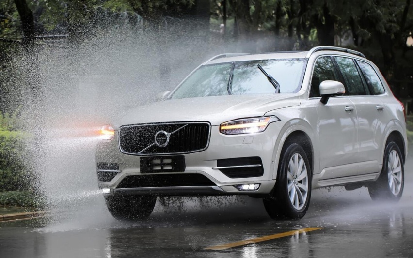 荣获IIHS 2023年顶级安全之选+大奖，沃尔沃XC90为何这么强？