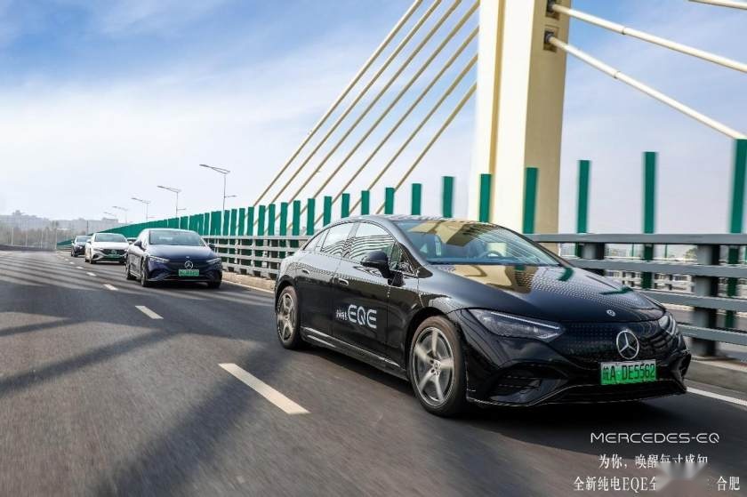 卉眼识车｜2022梅赛德斯-奔驰东区全新纯电EQE全感空间站空降合肥