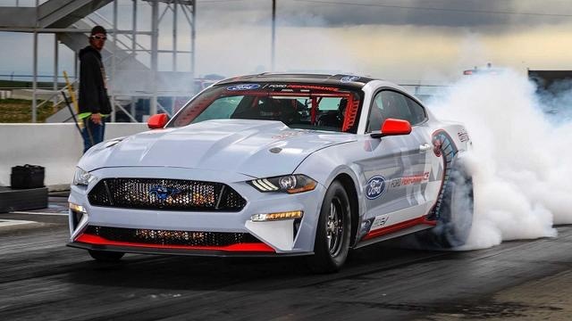 福特Mustang Cobra Jet1400亮相直线加速赛
