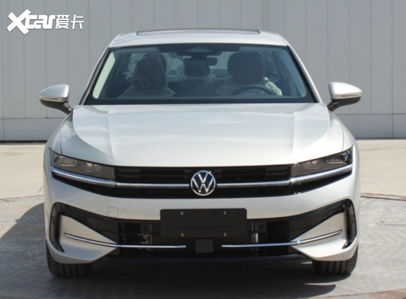 换代版大众迈腾评测:外观设计颠覆印象,动力系统保留2.0t版本