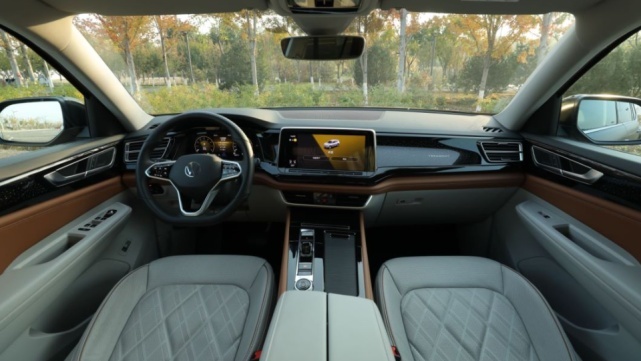 兼顾豪华+性能+智能的中大型SUV，40万内只有探险者能做到？