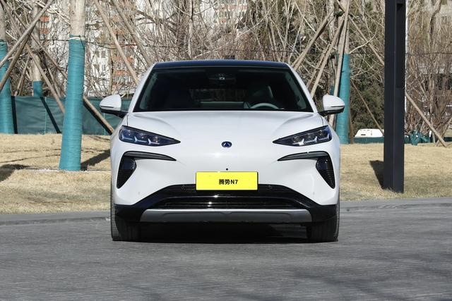 2024款腾势N7上市，前脸调整/配置升级，售价23.98万元起