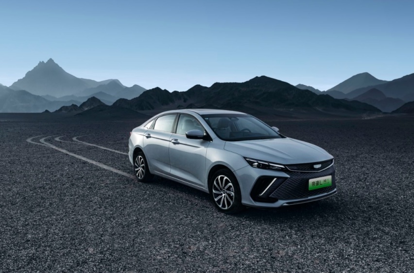 亏电油耗3.8L 、加速6.9秒的帝豪L雷神Hi·X开始交付了