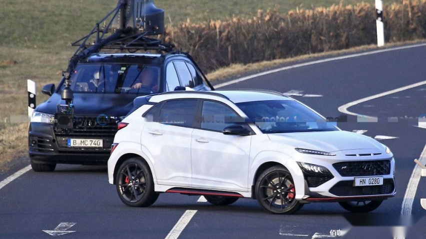 hyundai-kona-n-spy-photo-with-no-camouflage (2).jpg