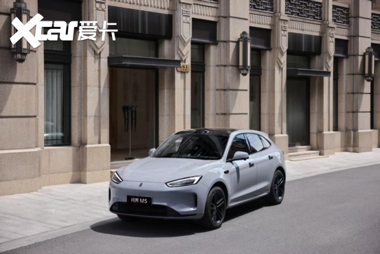新春启程，美好同行！问界M5以全维硬实力圈粉年轻人