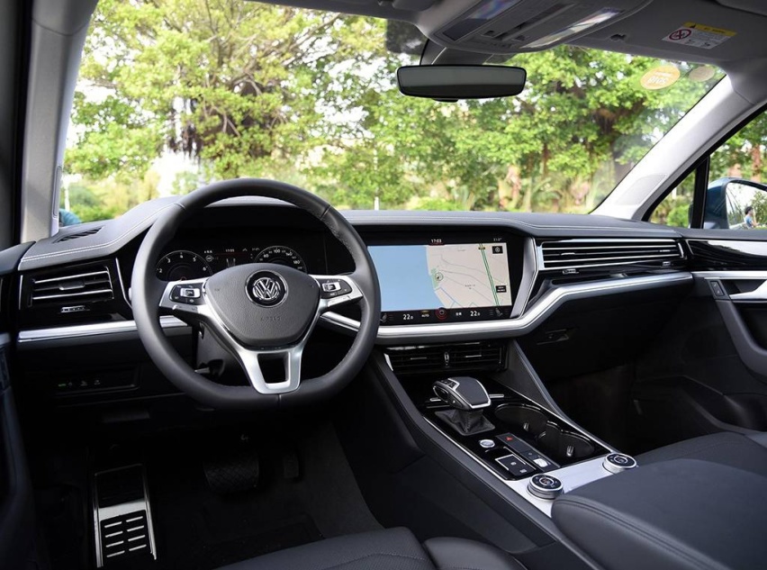 autohomecar__ChcCQ1uqXKyAL-9XAAgzEBB3jxc055.jpg
