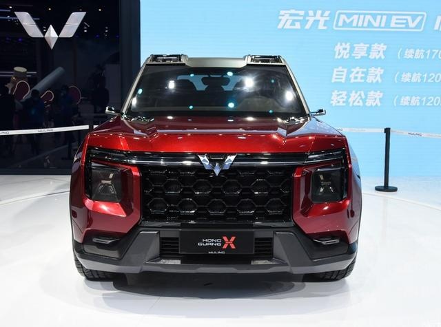 五菱银标不满足于MPV 势推SUV 前脸走卫士风格