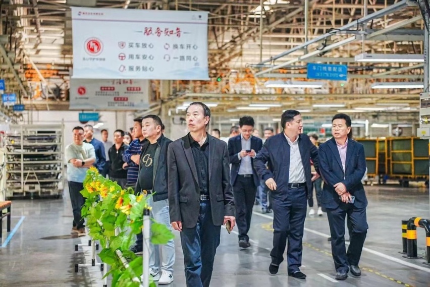 携手同行 绿动未来 东风富康e爱丽舍集中签约仪式在武汉召开