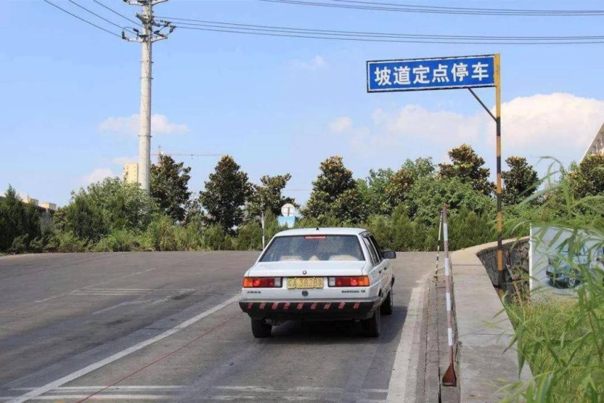 控制离合器的正确方法，这样踩离合不容易熄火！