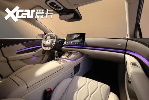 华系双智旗舰轿车 广汽昊铂A800内饰首发 为高速L3商用冲刺