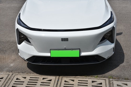 吉利银河L7凭什么比宋PLUS DMI和枭龙MAX更受欢迎?