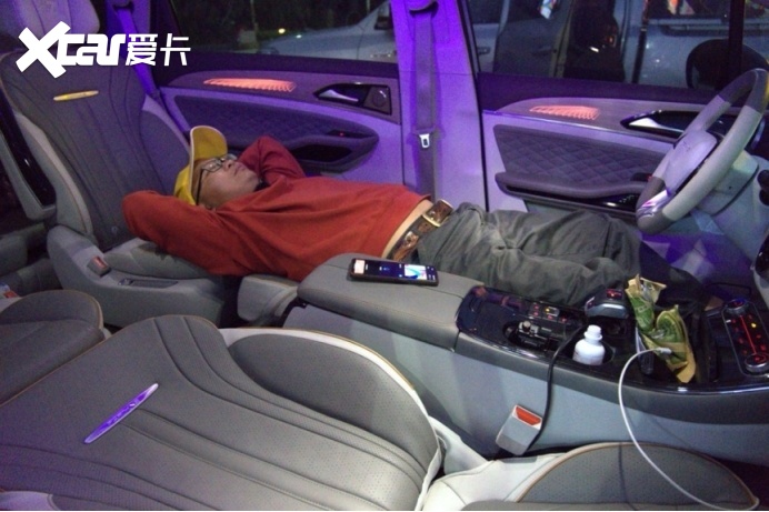 自驾滇西北大环线能花多少钱？开游艇给出答案！