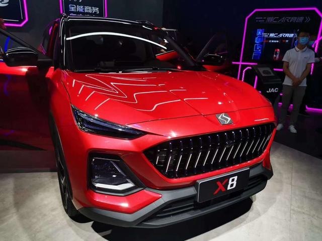 嘉悦X8亮相成都车展：主打家用大空间，前脸仍具玛莎气息