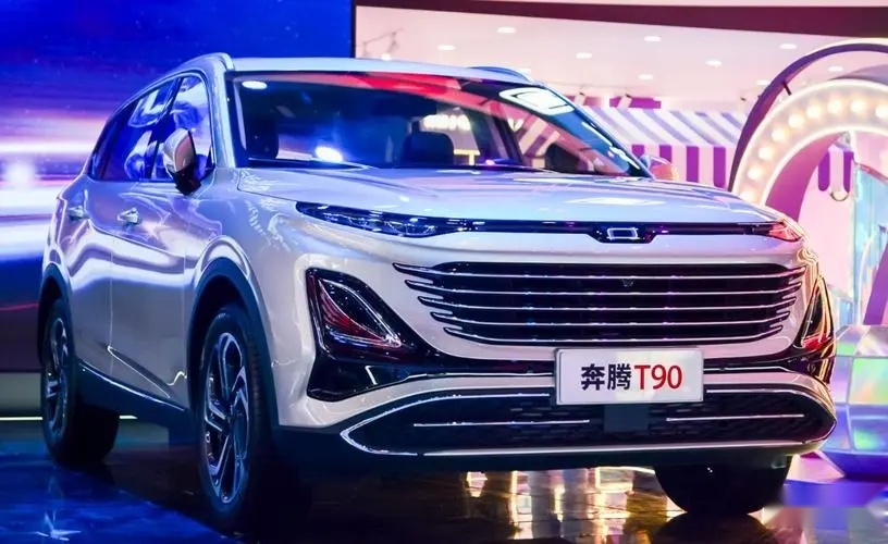 奔腾T90斩获“双十佳”,凭什么和问界M9一起获此殊荣