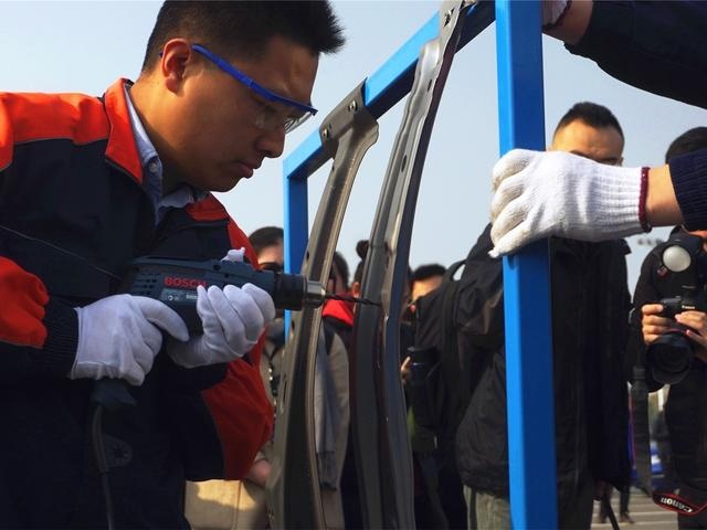 吉利博瑞扛得住8吨集装箱吗？参观解密吉利宁波春晓制造基地